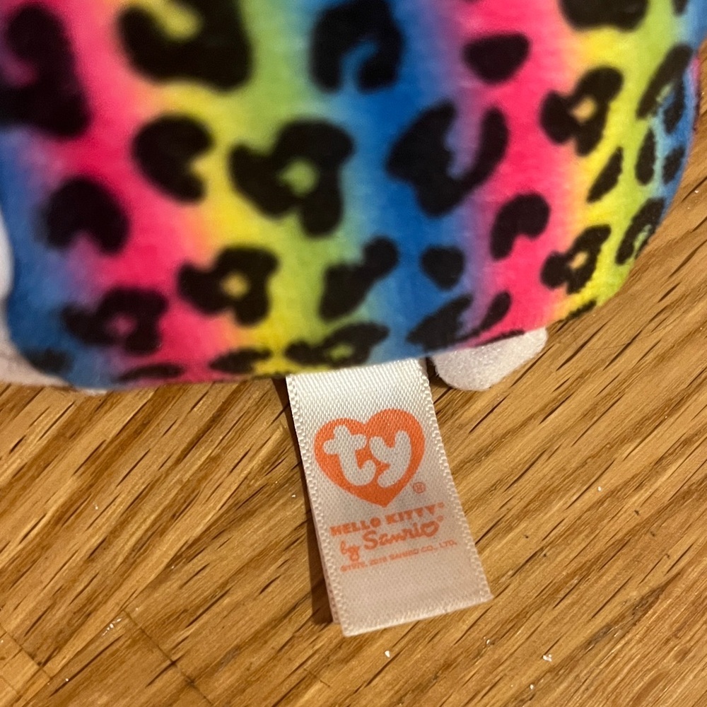 Hello Kitty Beanie - Picture 3 of 3